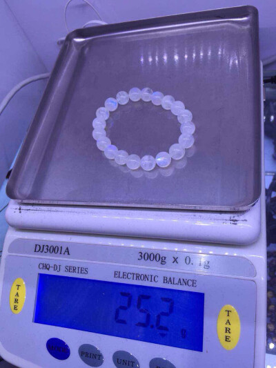 月光石，珠直径9.5mm，克重25.2g，价420