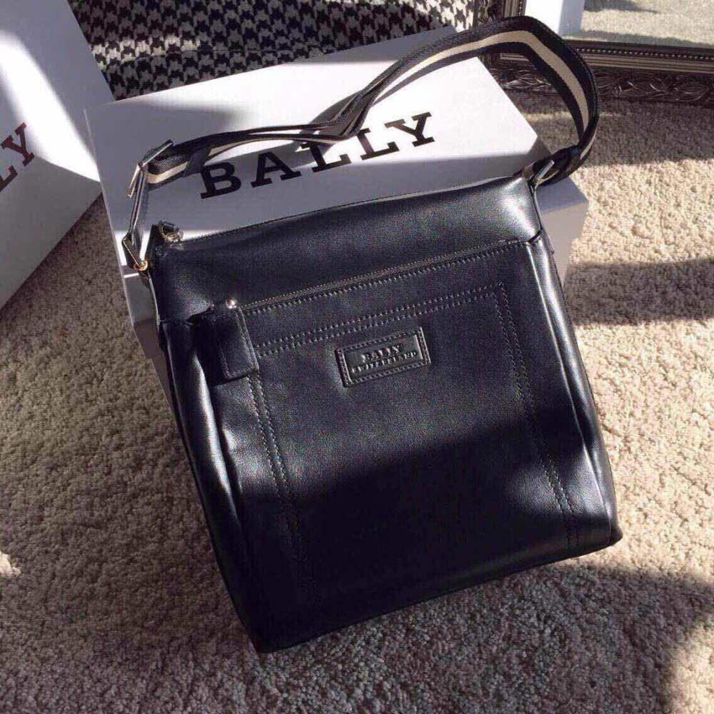 【??BALLY??】瑞士原厂皮料，尺寸：长27*高28.5*宽4.5cm 配全套包装。