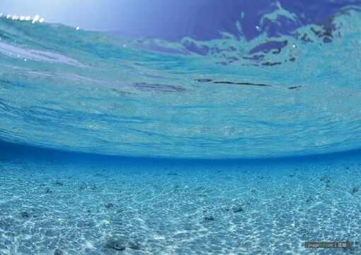 再看一遍 蓝色流连的湖面 这想念 足够跨过天边。。。