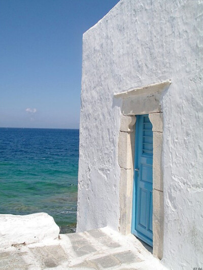 再看一遍 蓝色流连的湖面 这想念 足够跨过天边。。。