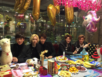 cr：UNIQ_OFFICIAL 20141211周艺轩庆生聚会