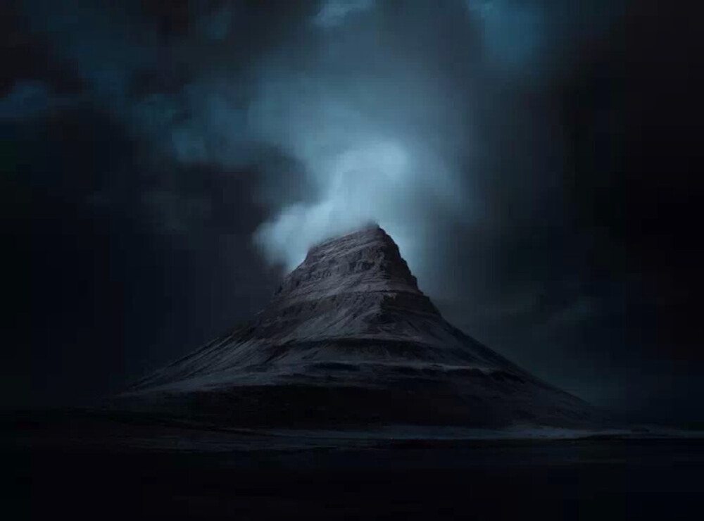 冰岛美景（Stunning landscapes of Iceland by Andy Lee） 美国知名时尚与摄影网站My Modern Met评选出2014年度最让人叹为观止的37张照片。