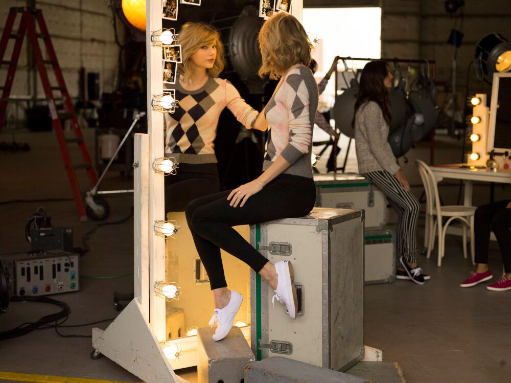 TAYLOR SWIFT - Keds 广告图