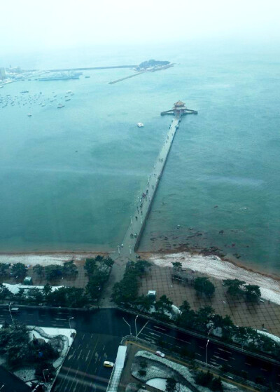  青岛 。。2014 最后一天。。。降下第一场雪