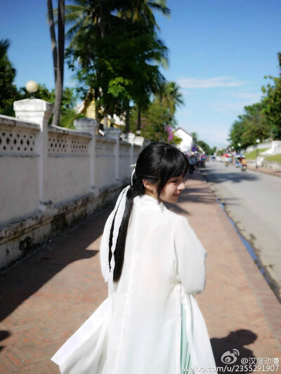 #带着汉服去旅行# 【让世界看到汉服】汉服吧友濯兮君斯里兰卡，印尼，文莱，马来，菲律宾，日本的汉服行。