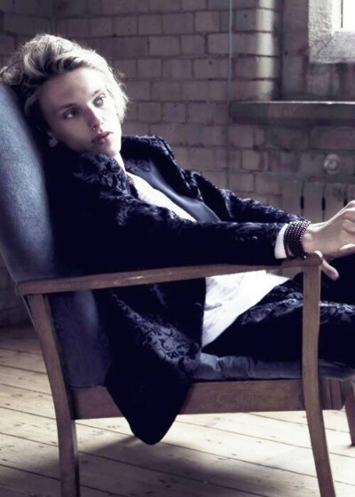 Jamie Campbell Bower-杰米·坎贝尔·鲍尔