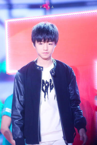 #TFBOYS王俊凯#我大哥好suai啊啊啊啊啊！