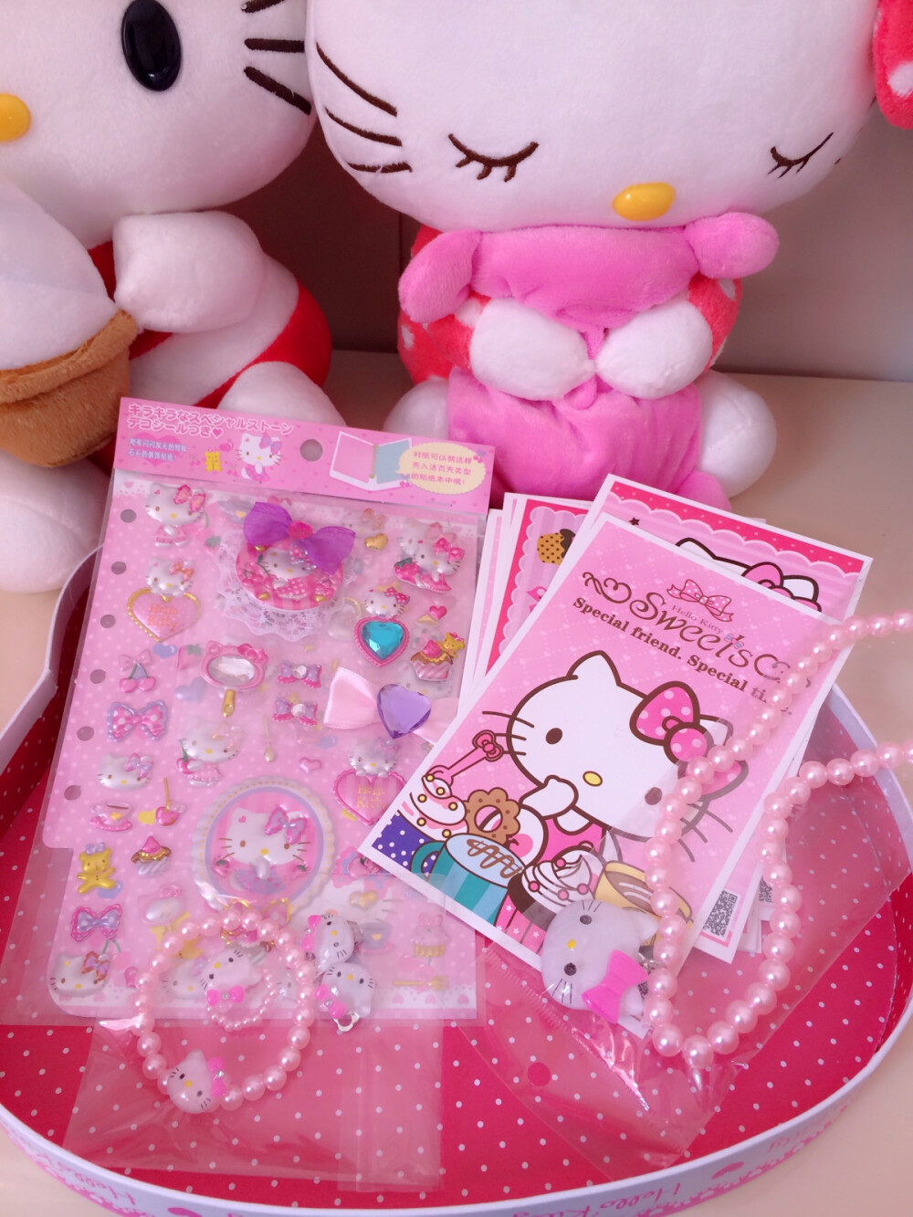 hello kitty 粉色套盒内物品