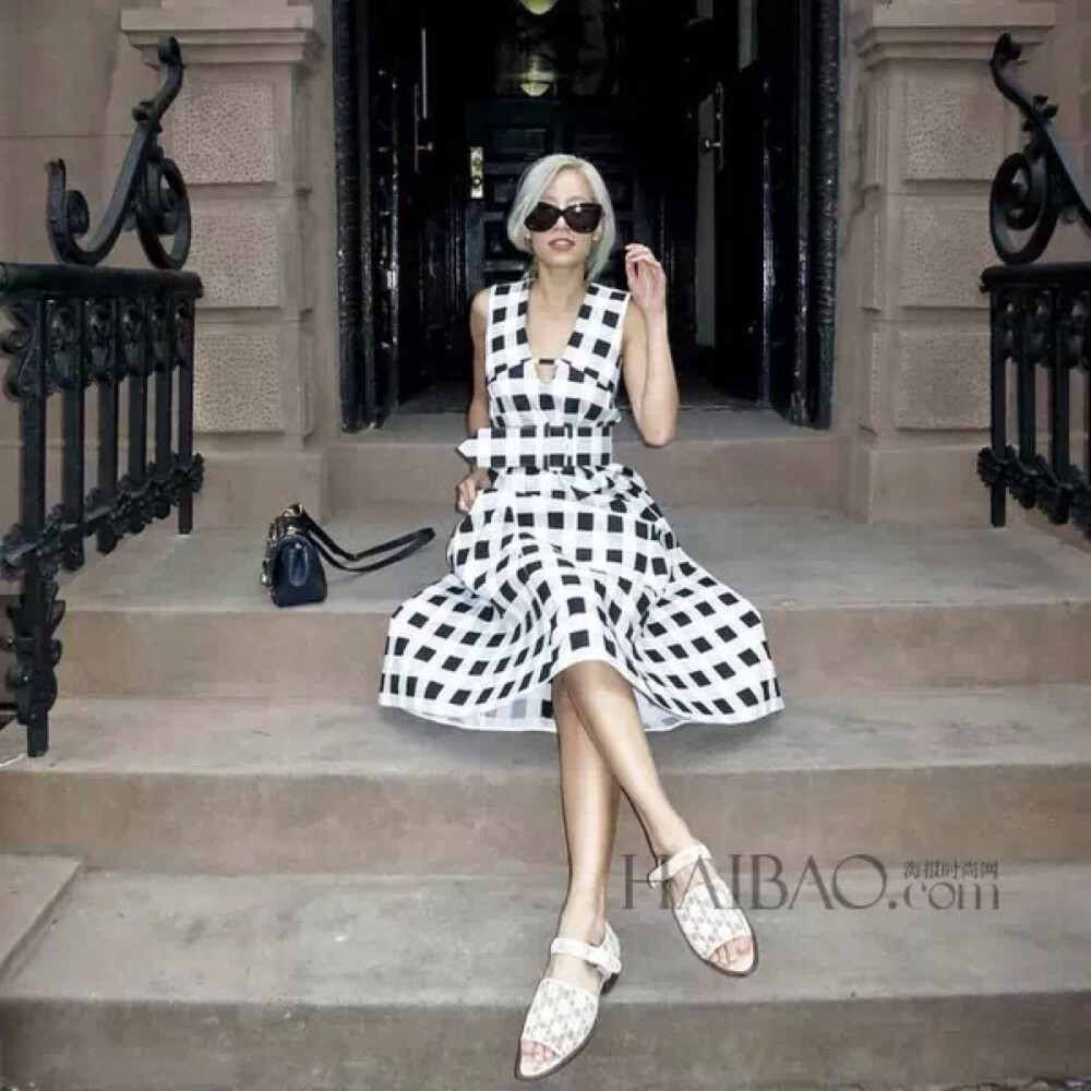 时尚博主Rachel Nguyen是一名美籍越南裔人，今年23岁，现居洛杉矶。虽然不是一枚标准意义上的美人，但是却有着自己独特的味道。