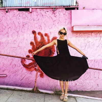 时尚博主Rachel Nguyen是一名美籍越南裔人，今年23岁，现居洛杉矶。虽然不是一枚标准意义上的美人，但是却有着自己独特的味道。