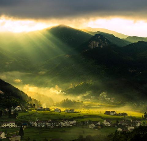 大别山山村的曙光