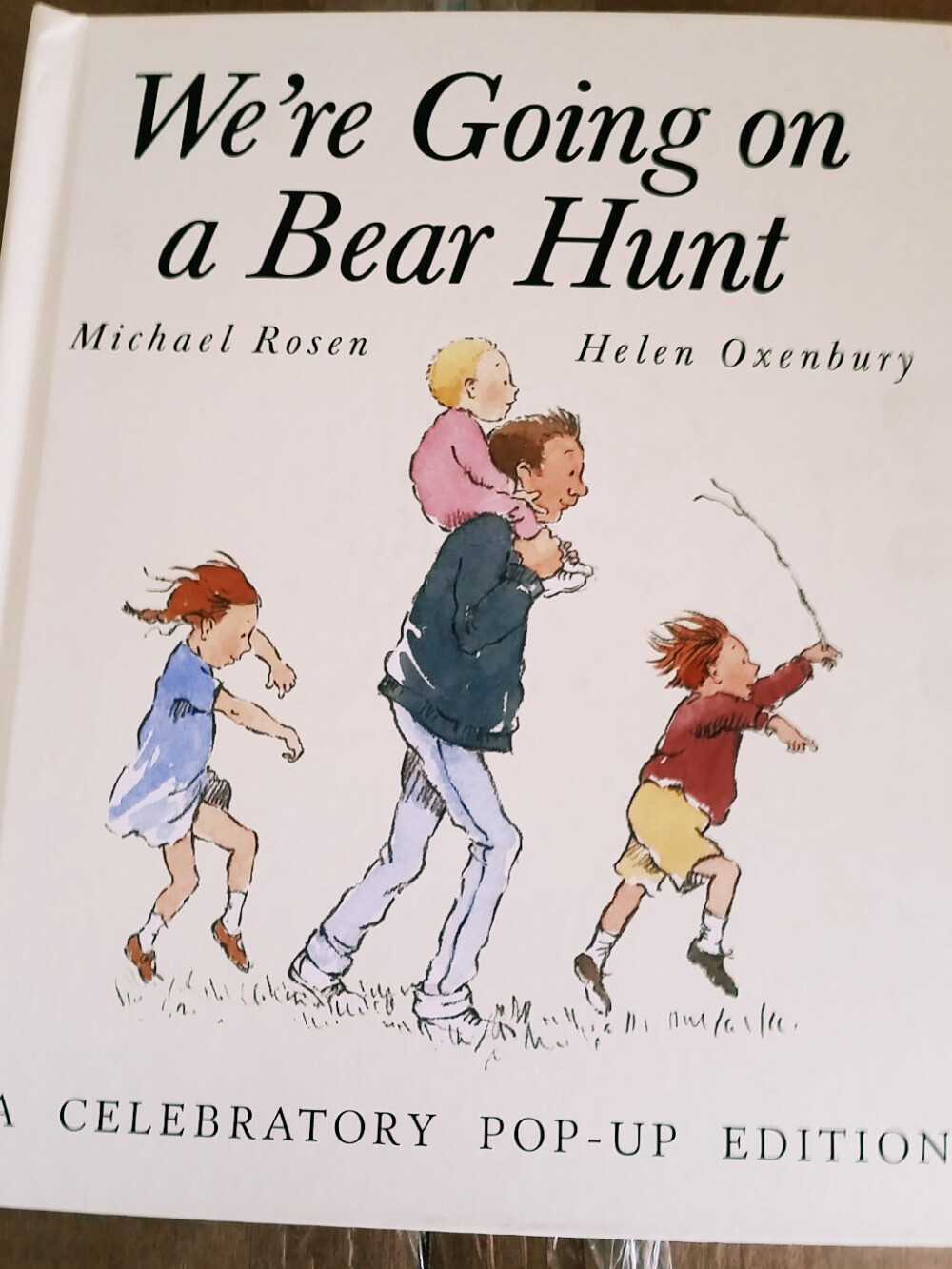 We are going on a bear hunt.英文立体书，让我们来一次丛林历险!