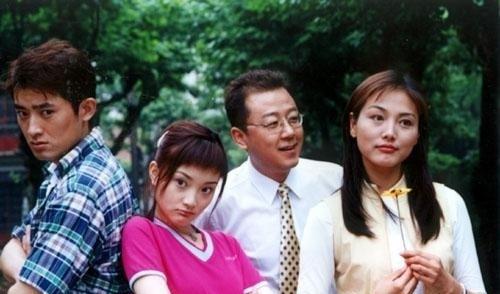 《都是天使惹的祸》2001年 共23集。主演：林小如_李小璐；邵剑波_任泉；蔡美云_张延；马如龙_郭涛；一个护士和医生的爱情故事。虽然有点闹，但是李小璐还是很可爱滴。还有金海心的-别那么骄傲，这歌 至今都朗朗上口~~不过看看 跟现在长得真不一样阿~~哎~~