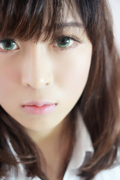 有些人闹着闹着就近了 有些人笑着笑着就远了