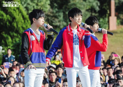 TFBOYS 2015.01.01 厦门心连心活动现场。