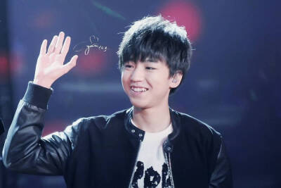 王俊凯 141231 江苏跨年 cr: LOGO