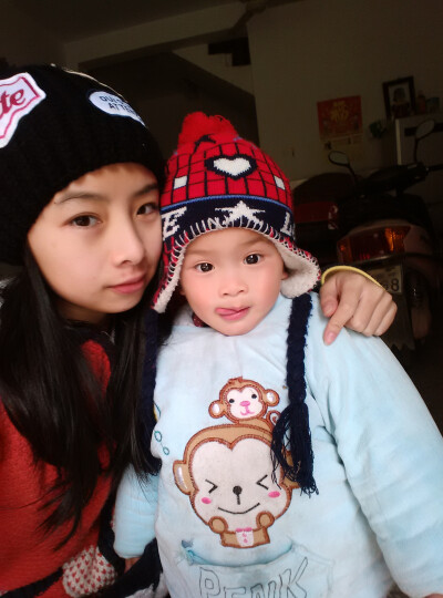 眼睛blingbling的，