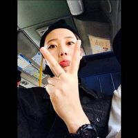 所有光鲜亮丽的背后，都曾熬过无数个不为人知的黑夜。女头by小扇