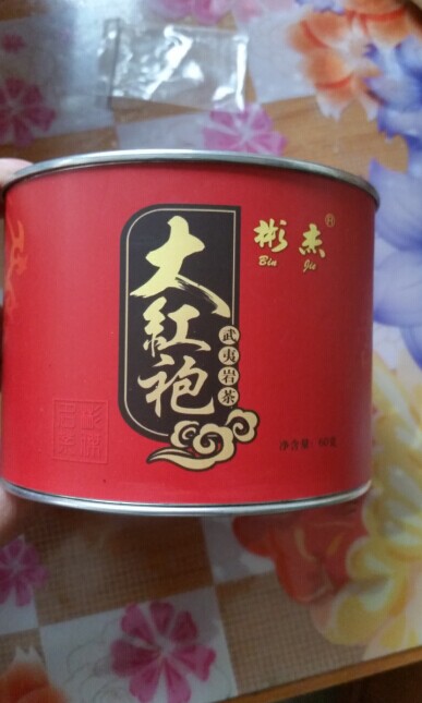 茶叶非常好，包装精致，茶叶饱满无杂质，泡出的茶清澈，铁盒包装，方便存储和携带，茶叶质量很好，口味纯正，很满意的一次网购，祝老板生意兴隆。