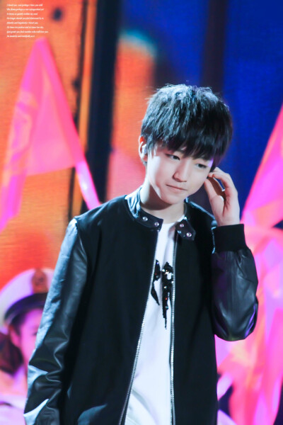 TFBOYS王俊凯 2014.12.31 江苏跨年演唱会现场。