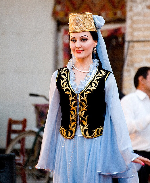 乌兹别克斯坦民族服饰