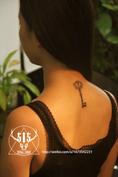 一次做两个图，很坚强的女孩。(#纹身##tattoo#请关注伍壹伍TATTOO)