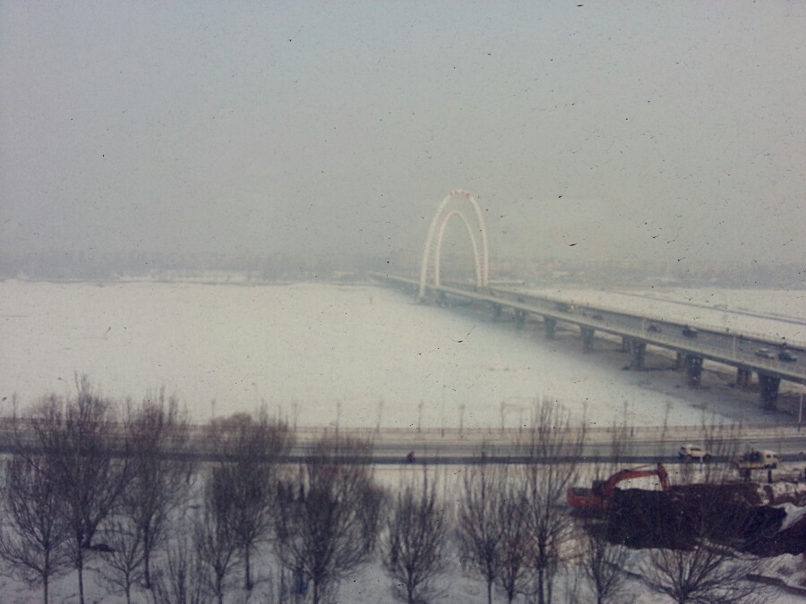 一起来，外面就白了！雪景！