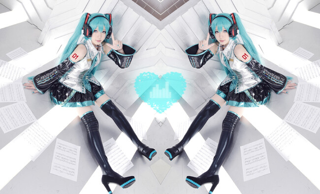 原作 VOCALOID 角色 初音ミク cn: 霜月shimo staff摄影：乖乖化妆：霜月shimo后期：DeKi协力：DeKi