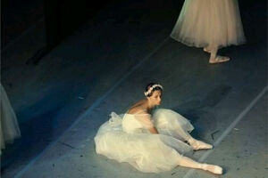 最美不过夕阳红 但我觉得最美的是夕阳西下中舞者的舞步。