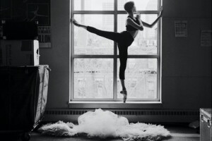 累了的时候，找个地方依靠，然后继续起舞