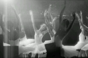 我爱着的不仅是舞蹈，还有一起跳舞的你们