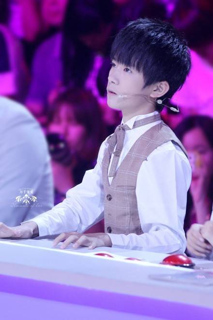 呆萌的易烊千玺