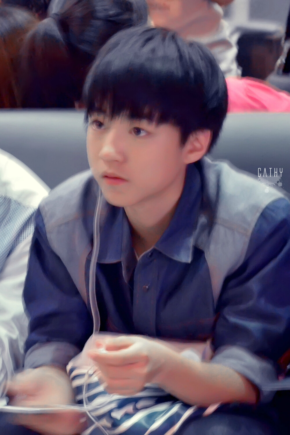 王俊凯 TFBOYS TFBOYS王俊凯 黄花机场--江北机场 cr:logo