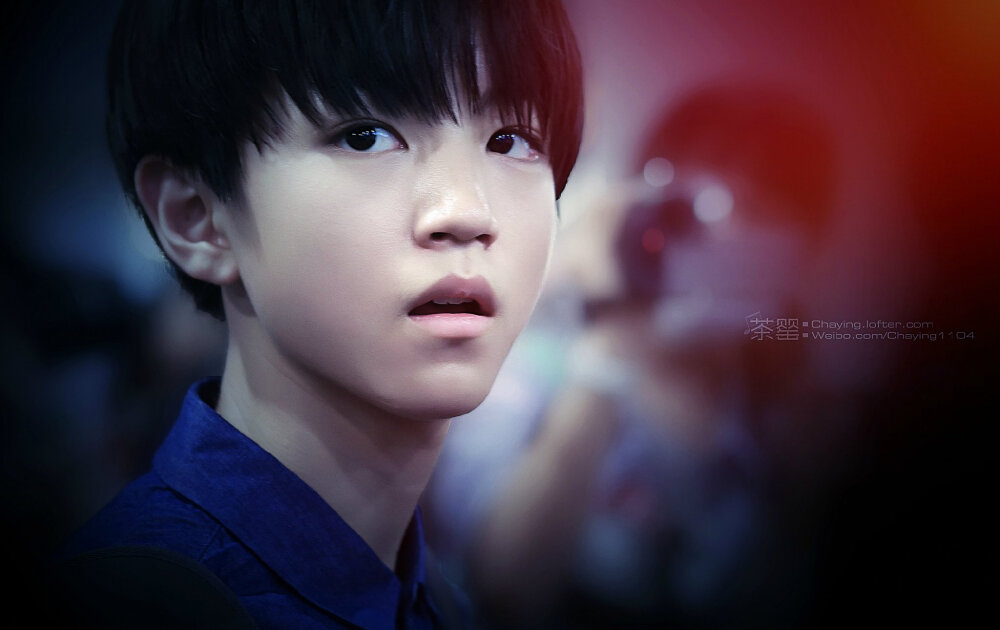 TFBOYS王俊凯 140804首都机场--虹桥机场 cr:logo