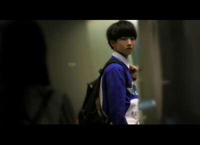 TFBOYS王俊凯 140828宝安机场--江北机场 cr:logo