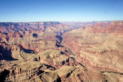 航拍下的大峡谷 精彩大峡谷线路【http://cn.toursforfun.com/grand-canyon-tours-skywalk/】途风为你呈现