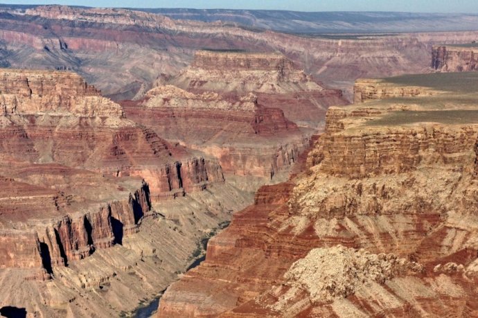 航拍下的大峡谷 精彩大峡谷线路【http://cn.toursforfun.com/grand-canyon-tours-skywalk/】途风为你呈现