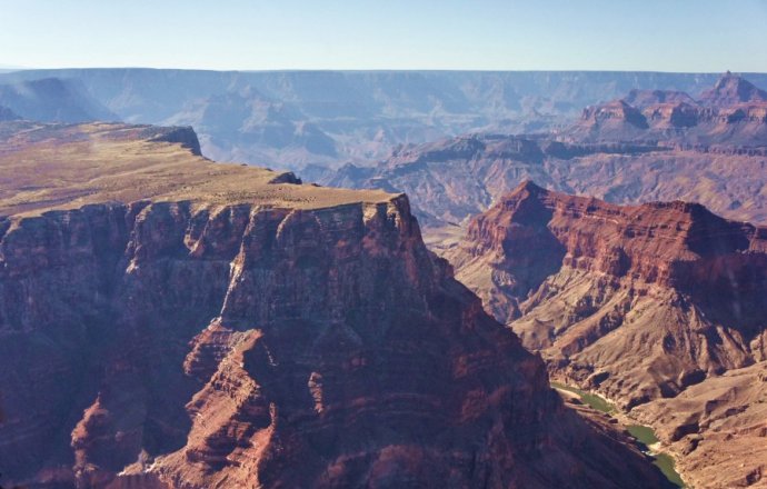 航拍下的大峡谷 精彩大峡谷线路【http://cn.toursforfun.com/grand-canyon-tours-skywalk/】途风为你呈现