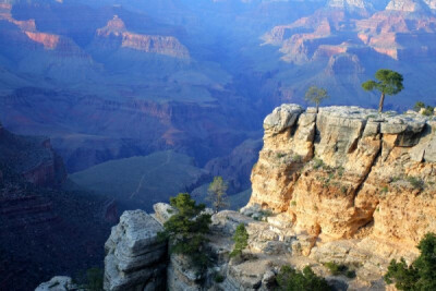 航拍下的大峡谷 精彩大峡谷线路【http://cn.toursforfun.com/grand-canyon-tours-skywalk/】途风为你呈现