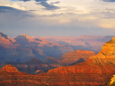 航拍下的大峡谷 精彩大峡谷线路【http://cn.toursforfun.com/grand-canyon-tours-skywalk/】途风为你呈现