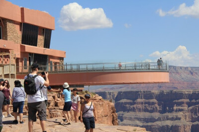 航拍下的大峡谷 精彩大峡谷线路【http://cn.toursforfun.com/grand-canyon-tours-skywalk/】途风为你呈现