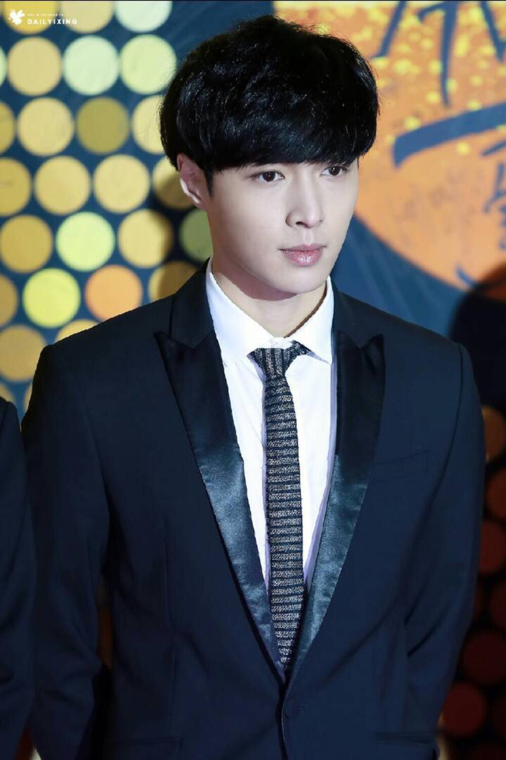 张艺兴 LAY EXO