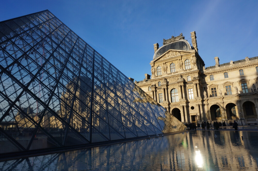 Louvre.