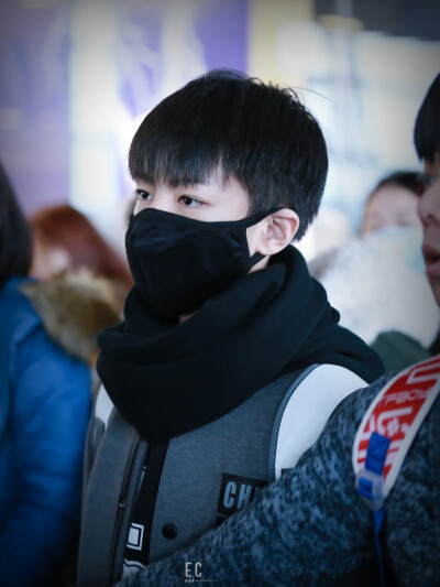 TFBOYS王俊凯 王俊凯，141207首都-江北机场高清图 cr.logo