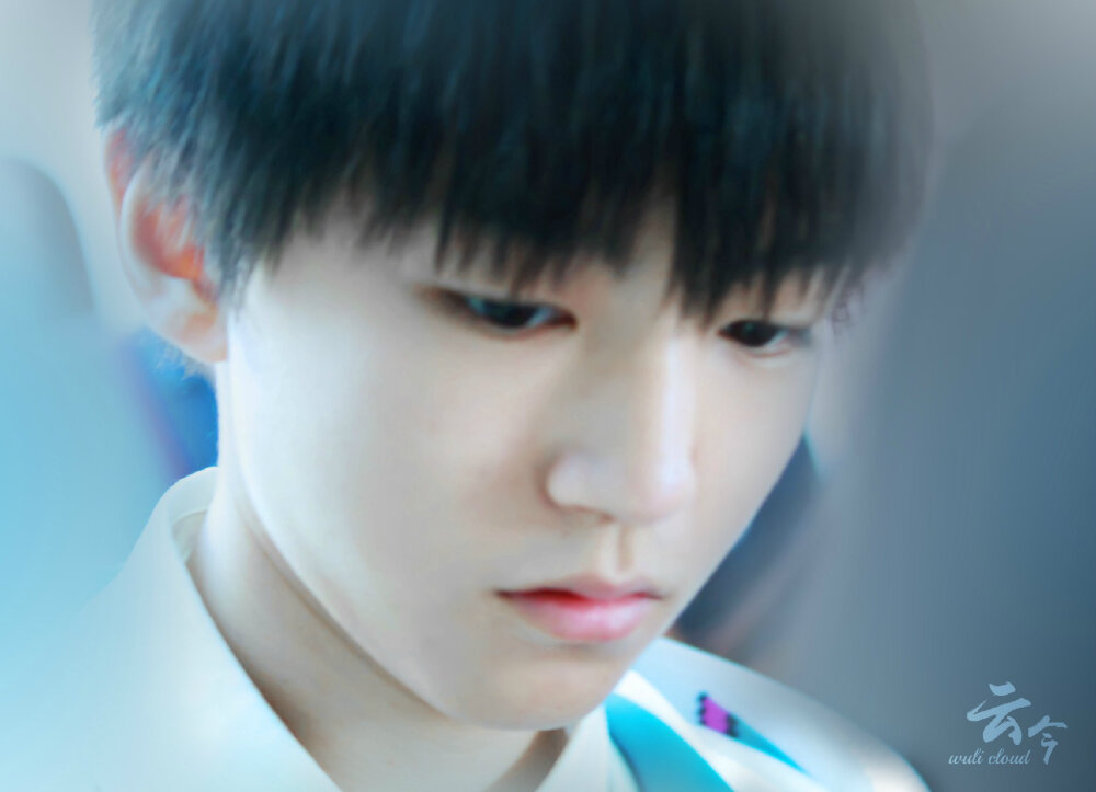 TFBOYS王俊凯 王俊凯，141230宝安-禄口机场高清图 cr.logo