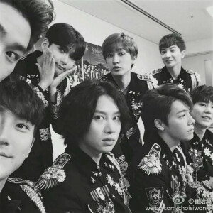 ss6舞台装超赞！！军装霸气！！  super junior