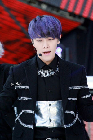 妖孽的紫发在呆萌身上还是呆萌= = 东东嗨你没救了 ＃super junior 东海