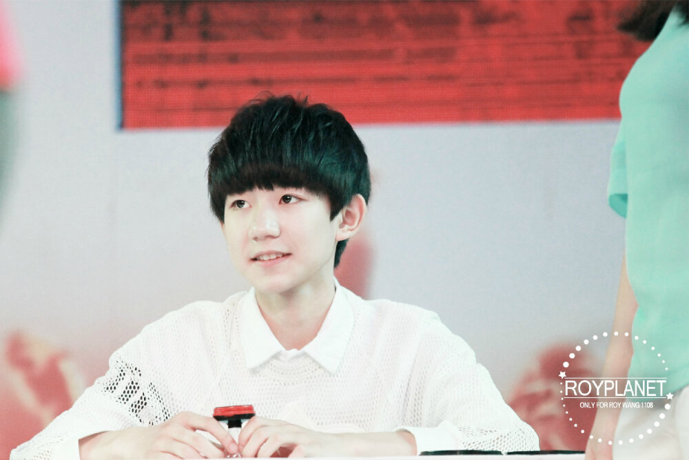 王源 安捷动漫展 cr：王源星源站