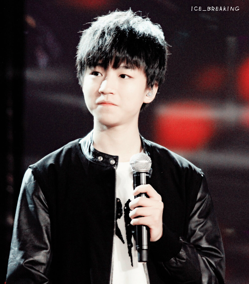 TFBOYS王俊凯 2014.12.31 江苏跨年演唱会现场。