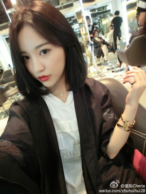短发  小梨子